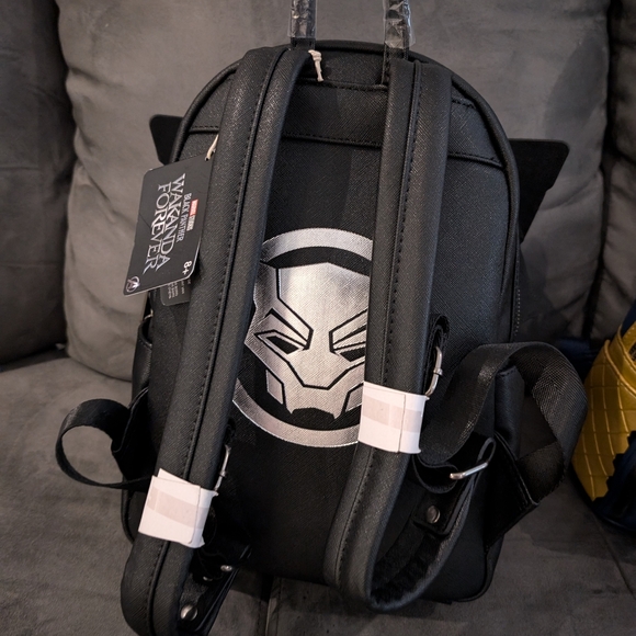 LOUNGEFLY MARVEL BLACK PANTHER WAKANDA FOREVER BACKPACK, NWT - Picture 2 of 2